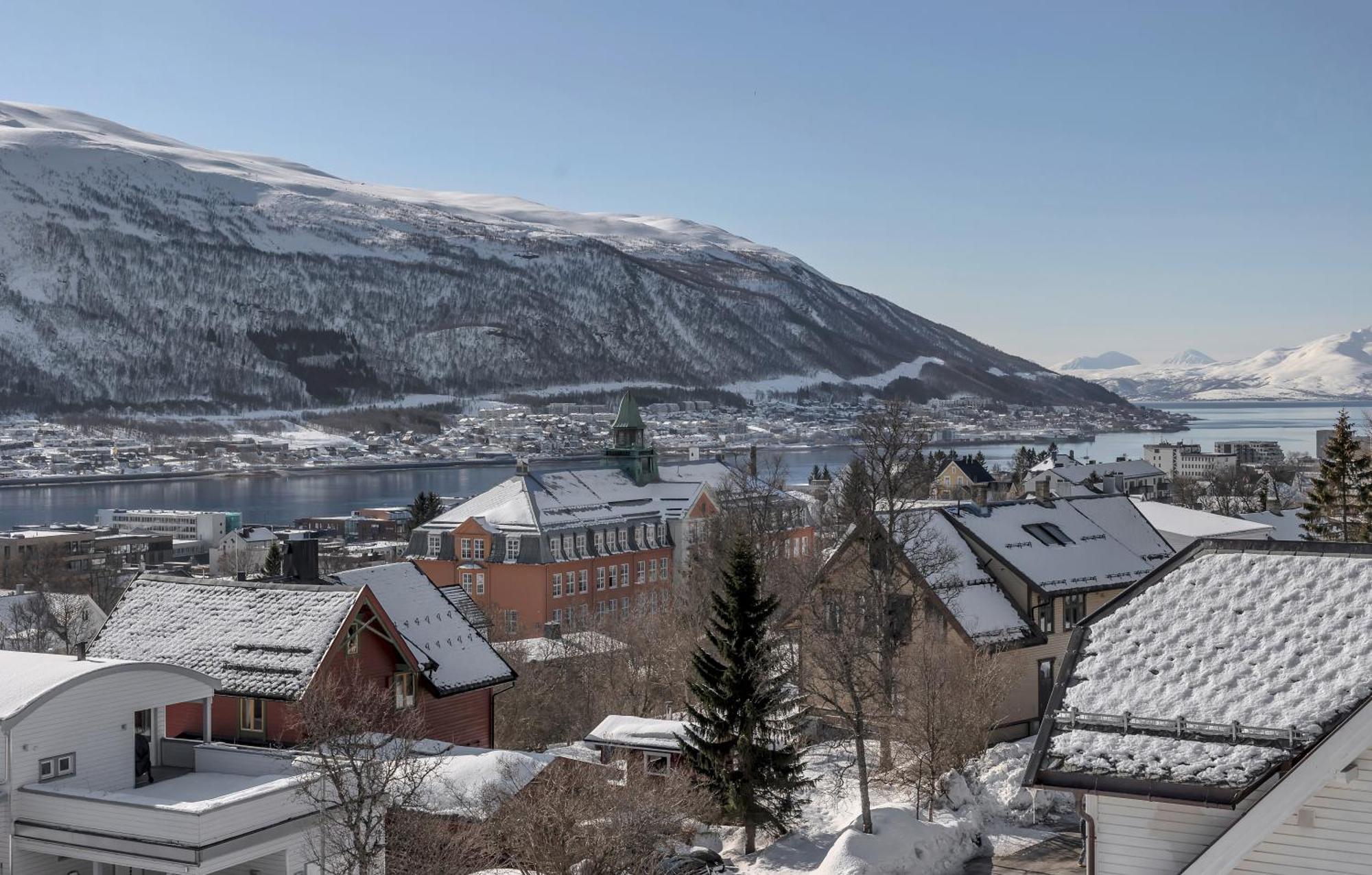 Cozy Central Loft Apartment With Amazing View Tromso Exterior photo