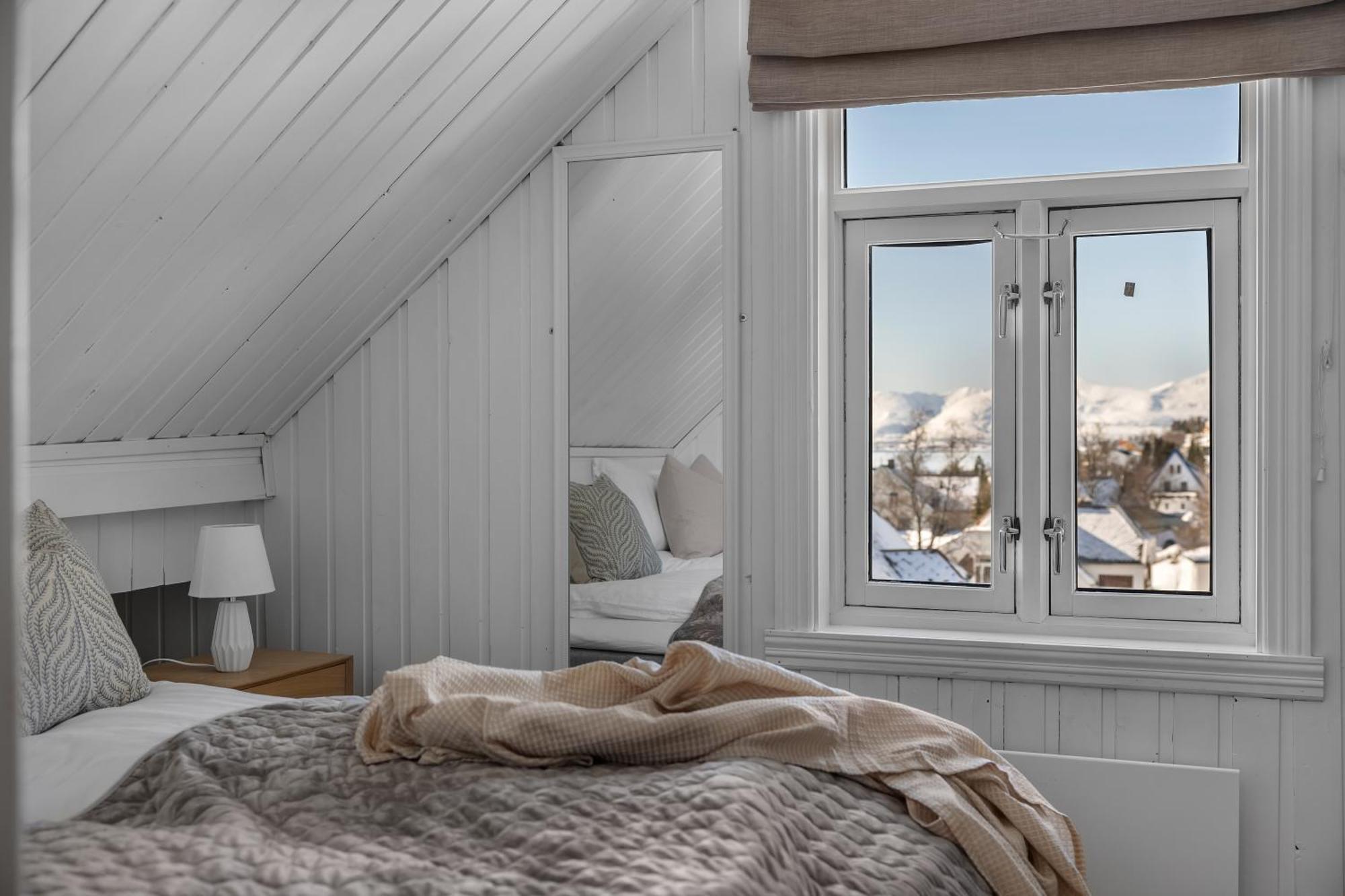 Cozy Central Loft Apartment With Amazing View Tromso Exterior photo