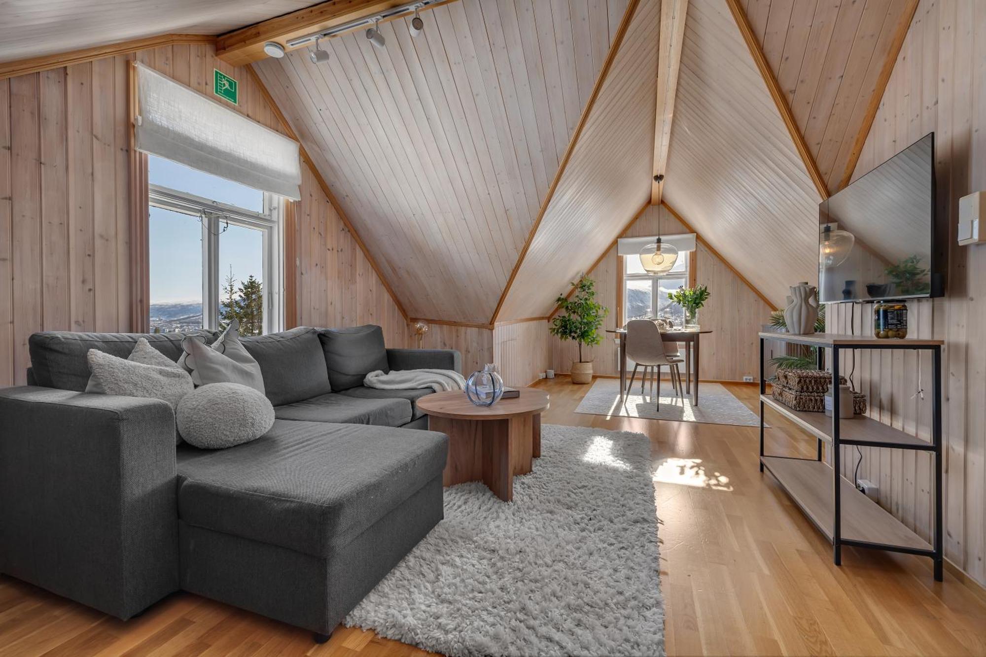 Cozy Central Loft Apartment With Amazing View Tromso Exterior photo